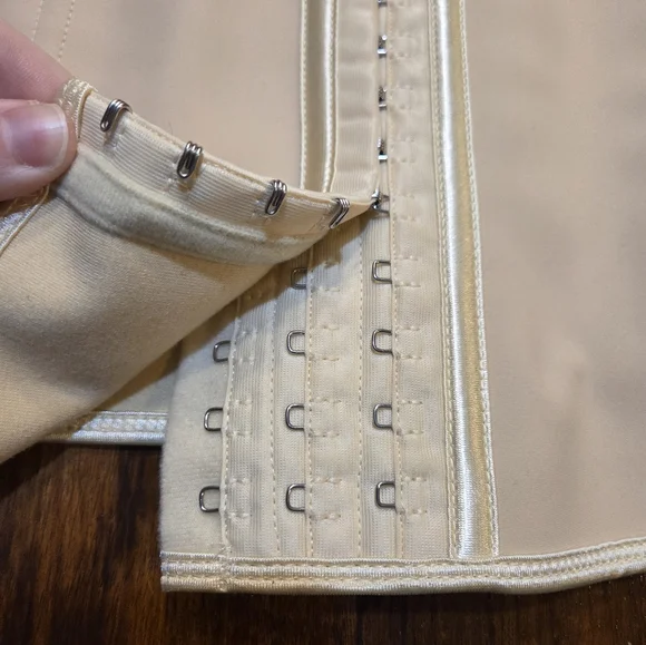 Hourglass Angel Designer Underbust Waist Trainer Size Small - Picture 4 of 6